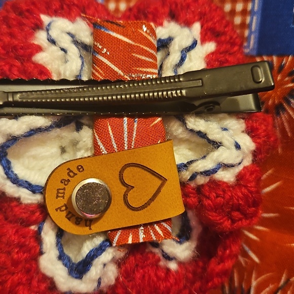 Handcrafted Red and White Floral Hair Clip Crochet Knit Patriotic Hair Accesory - Picture 16 of 17